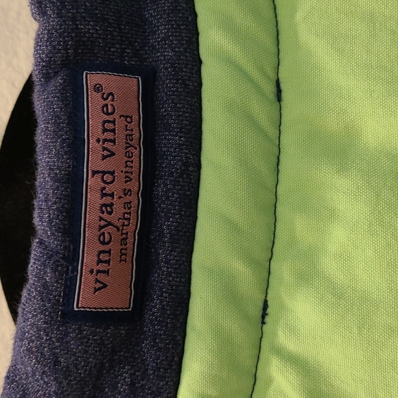 88. Vineyard Vines men's quarter zip top - Picture 5 of 12